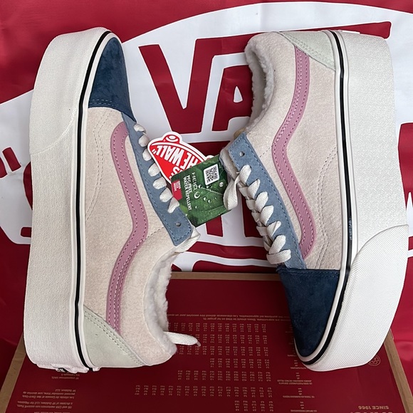 Vans Old Skool Stacked 
Pig Suede/Sherpa Multi Co
VNOA7Q5MMUL
WMNS Platforms - Picture 12 of 16